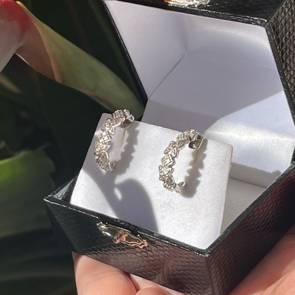 Solid sterling silver drop earrings - Picture 5 of 8